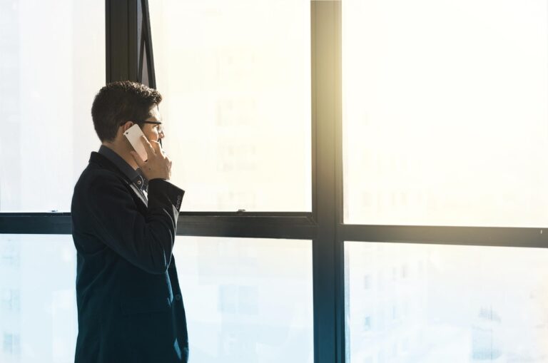 O Que Significa Sonhar Com Celular Quebrado: Desvende os Mistérios!